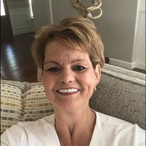 Meet your Posher, Stacy